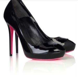 Alexander McQueen Pink & black heart pump